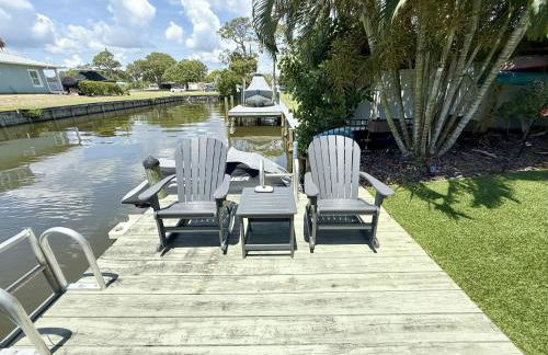 Waterfront Oasis with Private Heated Pool & Dock - Foto 23
