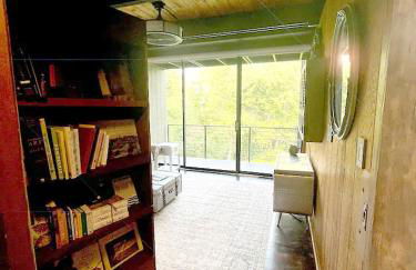 Swanky Mid-Modern Century-5 Decks-90 inch 4K Screen - Foto 43