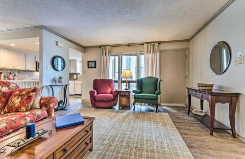 Single-Story Fairfield Bay Condo with Deck! - Foto 6