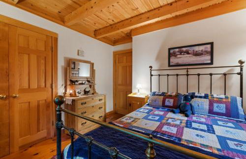 Lakefront Log Cabin on 2 acres - Photo 35