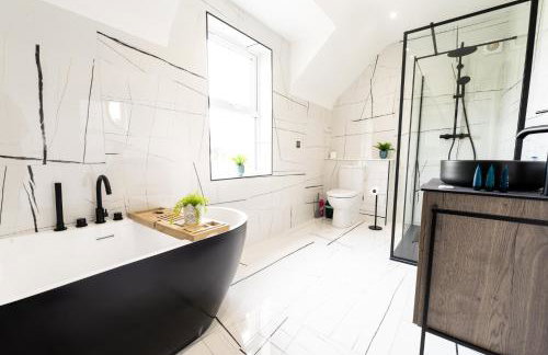 Escape Ordinary at Lily's Pad - Foto 59