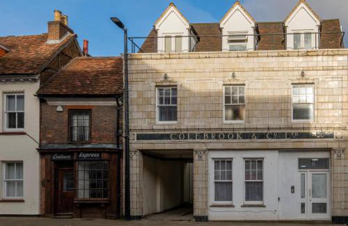 Eastons 2 Bedroom Apartment with Sofa Bed - Photo 27