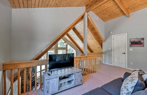 Modern Mountain Chalet Munds Park Retreat with Deck - Foto 18