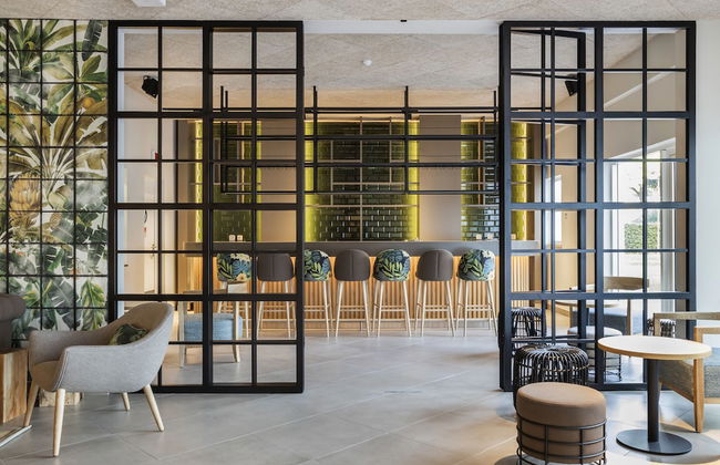 The Patio Suite Hotel - Photo 33