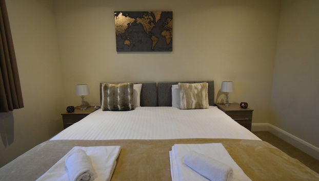 Heathrow Living Serviced Apartments by Ferndale - Photo 3, Room