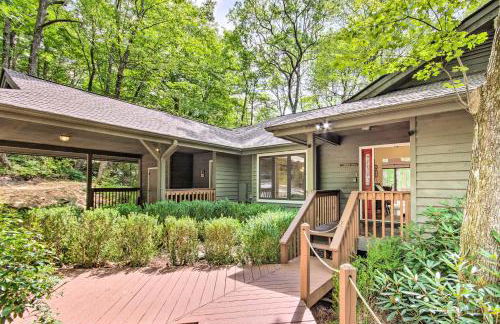 1 Mi to Marina Lake Toxaway Cabin with Fire Pit - Foto 31