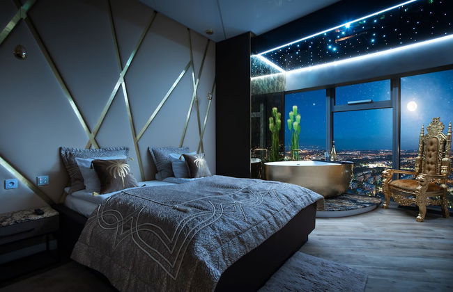 Apartments in Sky Tower with Bathtub near the window - Photo 22