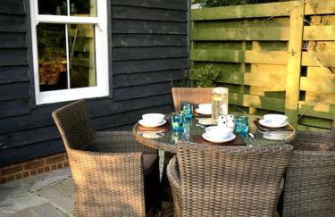 Sissinghurst Stables A comfortable country home in the Garden of England and just one hour from London - Foto 24