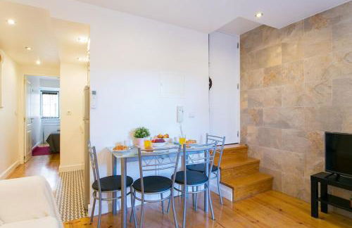 JOIVY Cosy 1-bed flat w/balcony in Alfama, moments from the Port - Foto 5