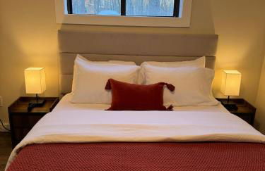 Poconos Chalet -Kayaks- HotTub-Karaoke-Lake - Foto 55