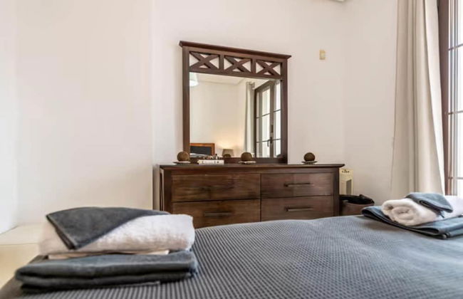 2 Bedrooms - Sleeps 4 - Garden and Pool With View - Photo 3