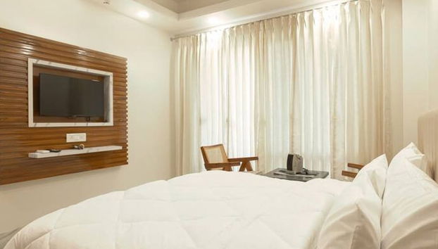 Peaceful City Paradise w King Bed Tub - Foto 4, Zimmer