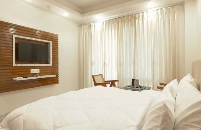 Peaceful City Paradise w King Bed Tub - Foto 4