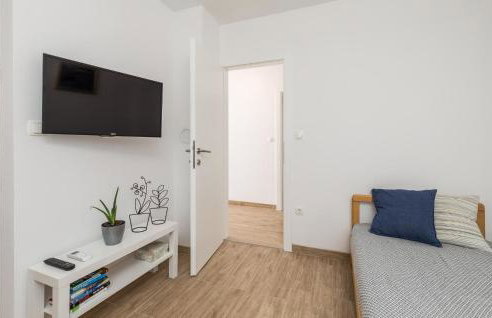 1 Bedroom Lovely Apartment In Vlasici - Foto 20