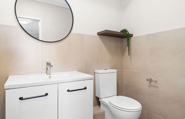 Mayfair Luxury 212 - Photo 25