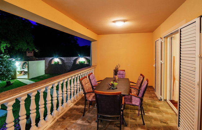 Spacious Holiday Home With Private Pool - Foto 27