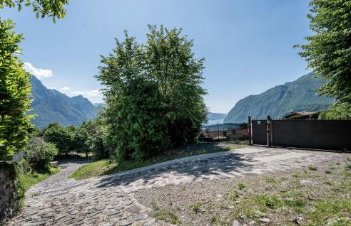 Amazing Home In Solto Collina Bg - Photo 48