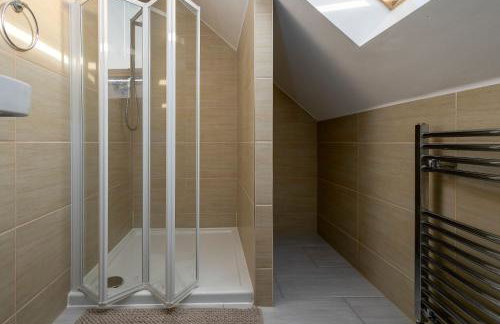 Private Luxe Bournemouth 5BR-7 Beds-3 Bath-Garden-Parking - Foto 42