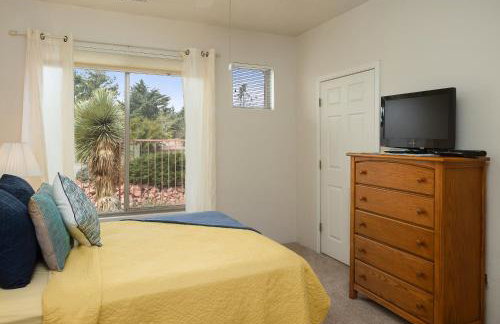 Refreshing Sedona Sanctuary with Pool and Hot Tub for Family - Foto 8