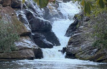 The Onyx - Walk to Falls, Hot Tub, Resort Access, Luxe Approved - Foto 3