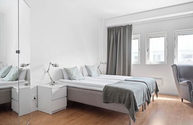 Part-Time Home Hotel Rotebro Station - Foto 7