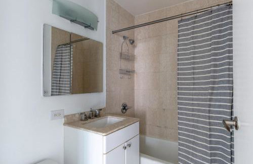 Midtown 1br w doorman wd nr Times Square NYC-1351 - Foto 15