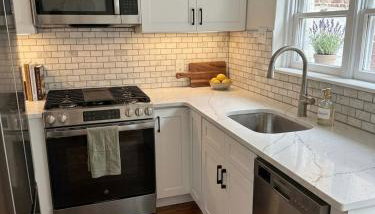 Center City Trinity with Roof Deck, Patio & Workspace - Foto 3