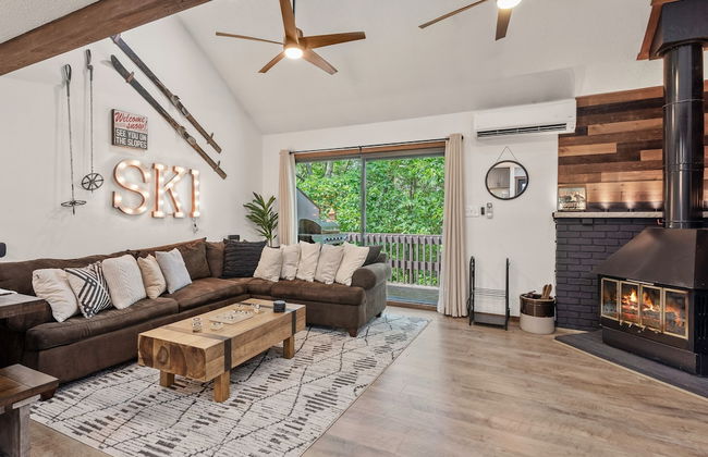 The Bear s Den by Avantstay Prime Location Renovated w Movie Game Room - Foto 1