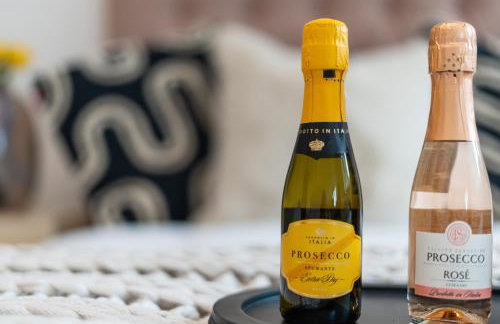 Award winning 2026 Stunning Modern 2 Bedroom Apartment in Mill Hill next to Train Station! - Foto 28