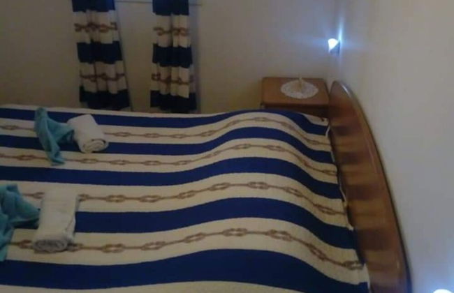 Cozy Robinson Crusoe-style House - Photo 2