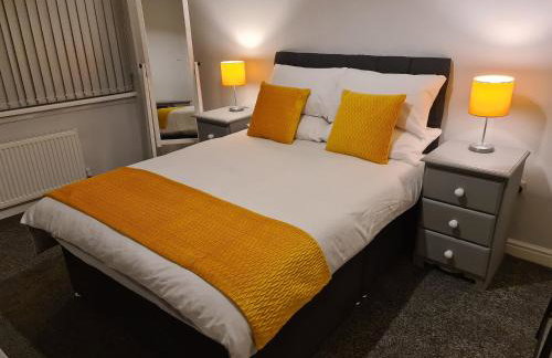 Whole House - 4 Bedrooms - Parking - Sleeps 8 - Foto 20