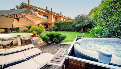 The Auroras nest - Foto 4, Garden, sunbed, Garden view