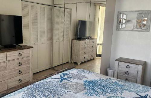 Coastline Penthouse Condo - Foto 14