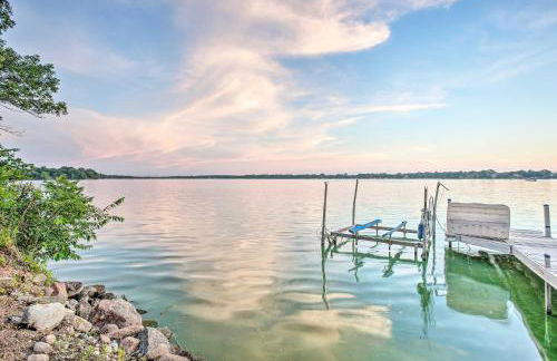 Cedar Lake Retreat with Boathouse and Dock! - Foto 31