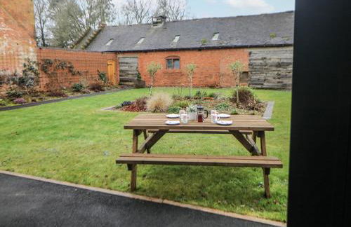 Courtyard View - Photo 28