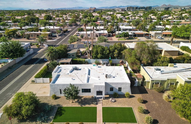 Backyard Pool, Puttinggreen, Playground Modern 5bdr White Agate by Avantstay - Foto 41