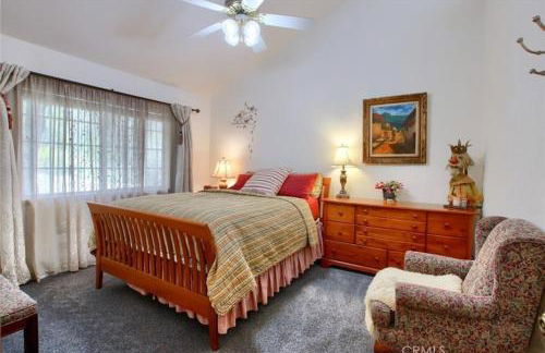 Beautiful Pet-Friendly Spacious Lodge near Yosemite & Lakes 12 Beds 6 BR up to 16 people - Foto 18