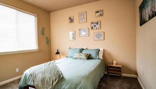 Eat-Sleep-Stroll-Repeat! Walkable Midtown 2BR Home - Photo 5