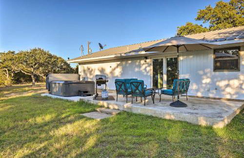 Quiet Haven with Hot Tub, 4 Mi to Canyon Lake! - Foto 25
