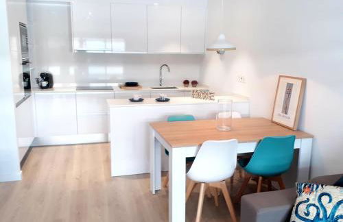 Rooftop pool near the beach and Barcelona - Photo 33