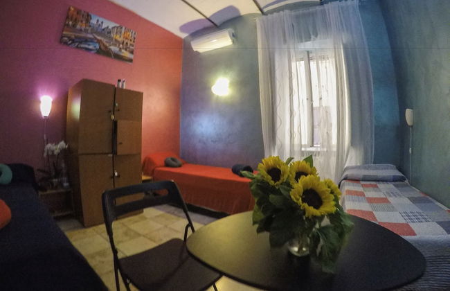 Român Holidays Hostel - Foto 6