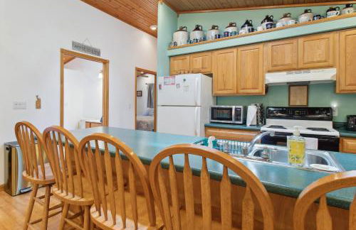 Serene Yellville Retreat with Hot Tub on 85 Acres - Foto 9