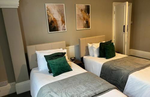 Spacious 7-Bedroom Victorian House - Foto 1