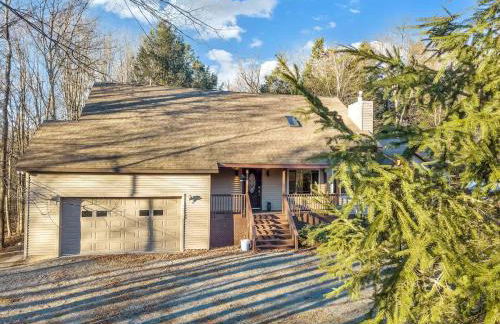 Big Bass Hideaway with Hot Tub - Foto 73