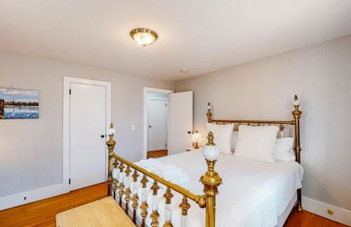 Sea Glass Cottage - Photo 11