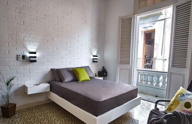 Lujoso Apto WIFI Gratis Balcon y Jacuzzi - Photo 14