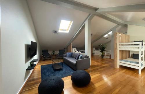 Picturesque Penthouse - Photo 16