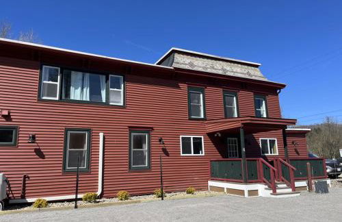 The entire Stephentown Hotel. 28 person occupancy - Foto 48