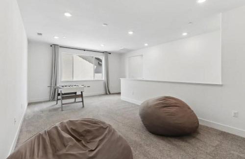 Spacious new house in Folsom Ranch 4BD and 3BA with backyard and BBQ grill - Foto 32