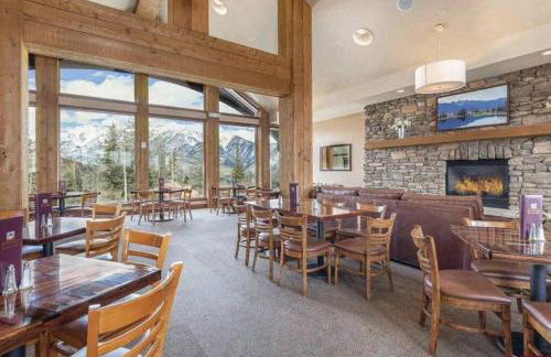 HotTub-Elkpoint-True Ski In Ski Out Family &Pet Friendly - Photo 60